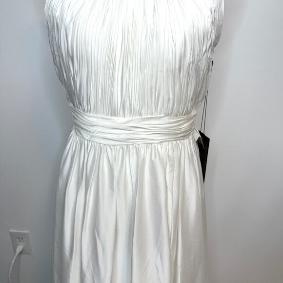 Mac Duggal Rosette Flower Halter Chiffon Gown In White 49333 Size 8 New - Picture 4 of 16